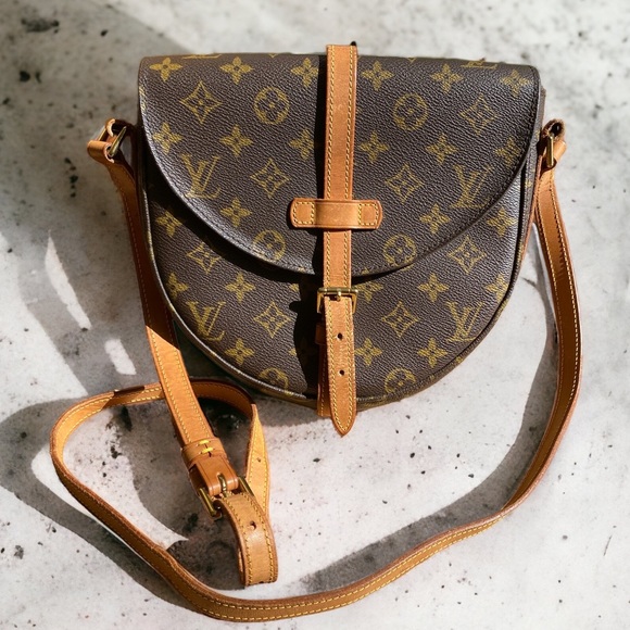 Louis Vuitton Handbags - Authentic Louis Vuitton Chantilly classic monogram canvas crossbody bag
